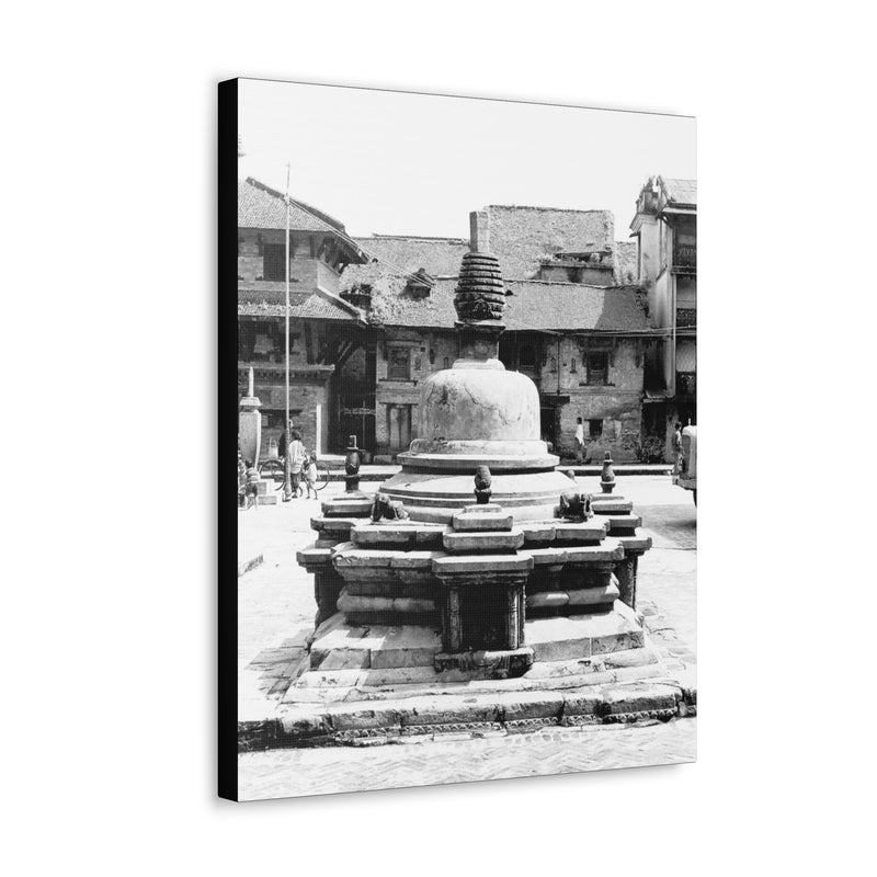 Famous Bell In Courtyard Center - Patan Nepal, Durbar Square - Canvas Print