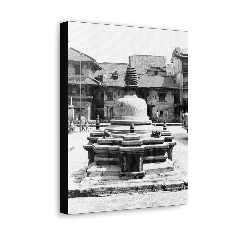 Famous Bell In Courtyard Center - Patan Nepal, Durbar Square - Canvas Print