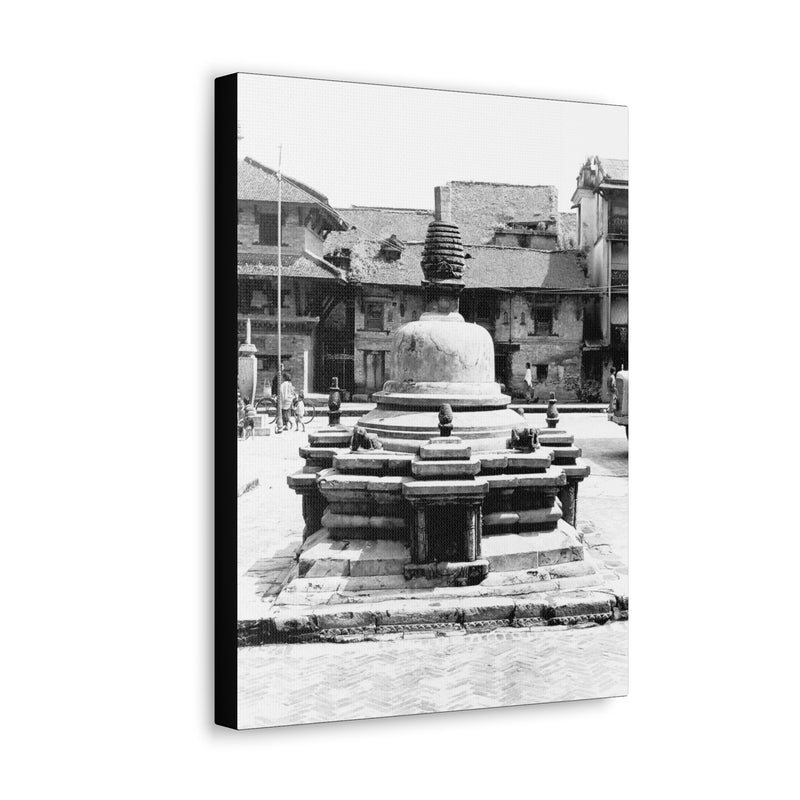 Famous Bell In Courtyard Center - Patan Nepal, Durbar Square - Canvas Print